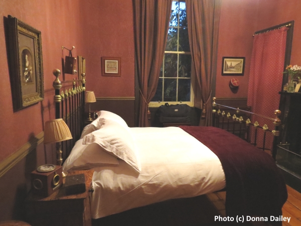 Central Edinburgh accommodation at 2 Cambridge Street, bedroom photo