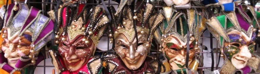 New_Orleans_Mardi_Gras_Masks_in_French_Market_featured_image